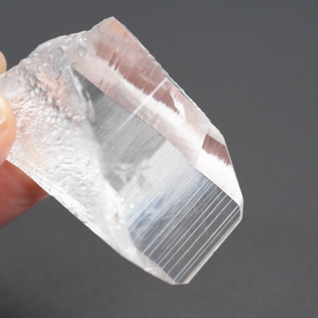 【抜群の透明感】【タビー】水晶 コロンビア産 68×36×24mm