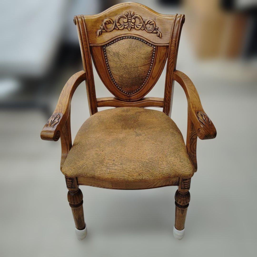 A クラシックスタイル 木製アームチェア ヴィンテージ アンティーク家具