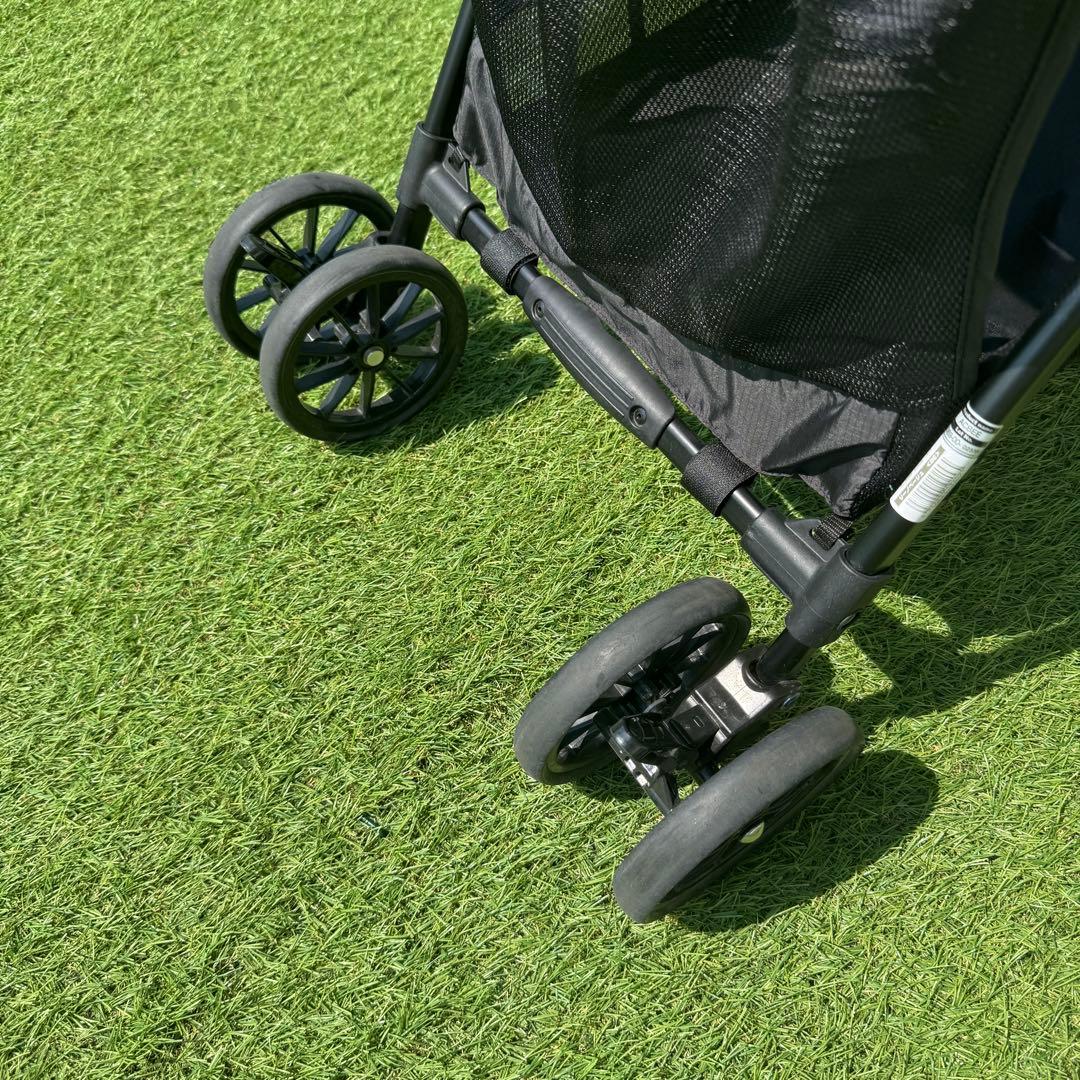 現行モデル　美品　コンビ アクビィプラス AO ベビーカー