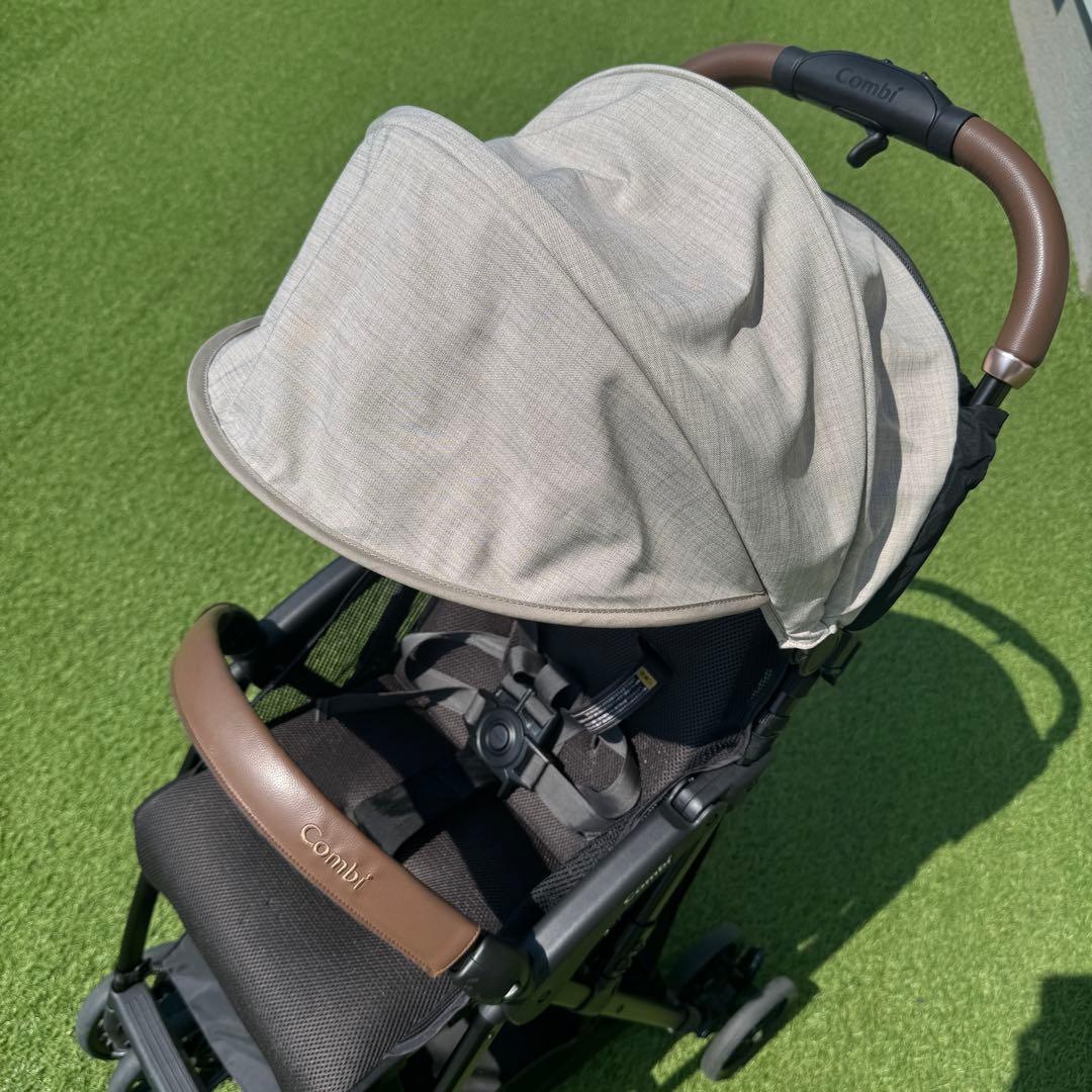 現行モデル　美品　コンビ アクビィプラス AO ベビーカー