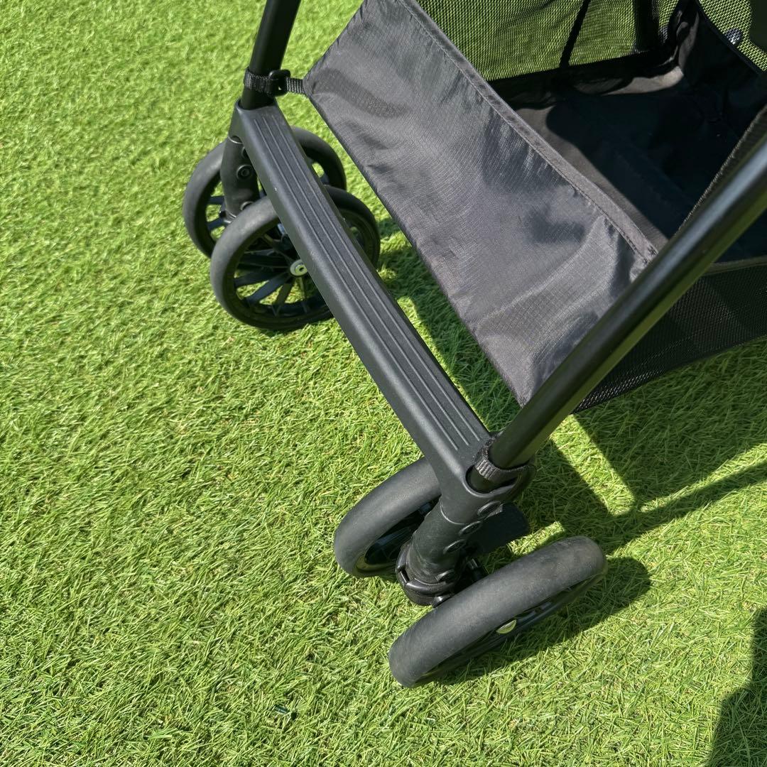 現行モデル　美品　コンビ アクビィプラス AO ベビーカー