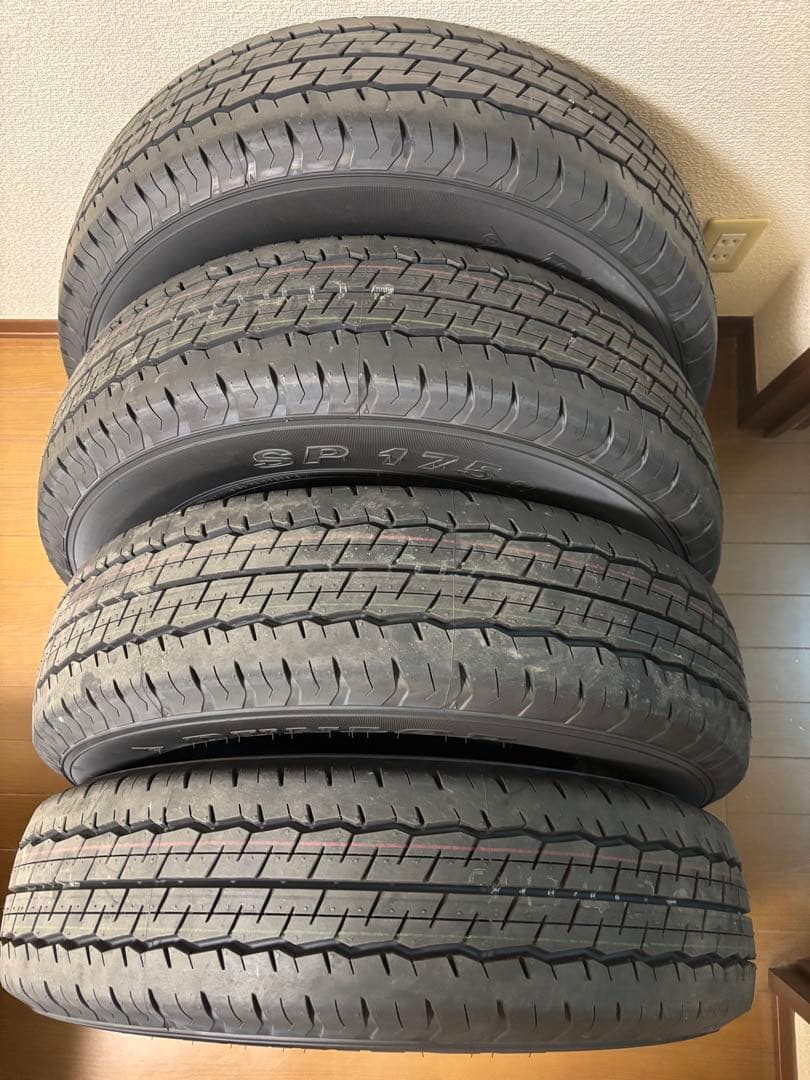 ハイエース　タイヤ　新車外し　②2本分　195/80R 新車外し　ダンロップ