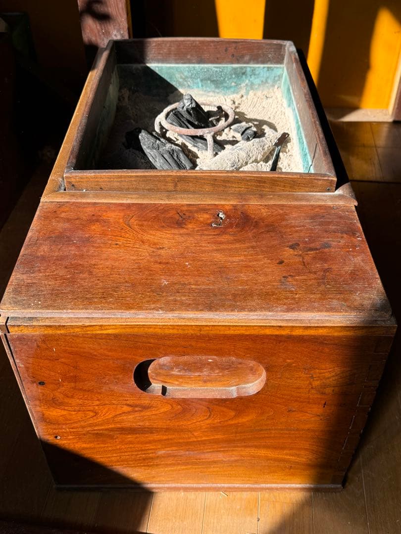 長火鉢　猫板付　欅　玉杢