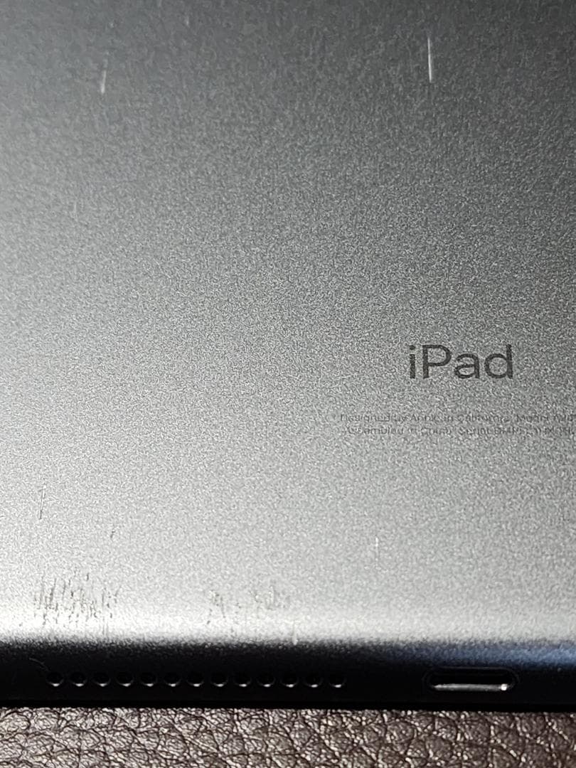 iPad 第8世代 32GB WI-fi+Cellularモデル スペースグレー