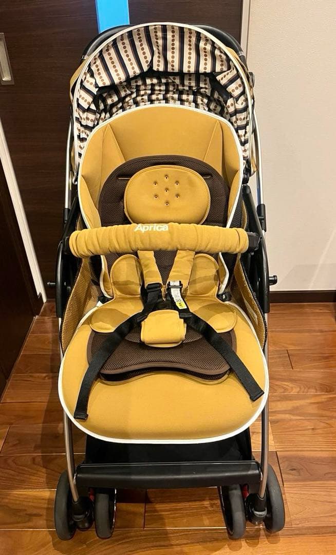 [送料無料 美品]Apricaベビーカーオプティアクッション　マスタードゴールド