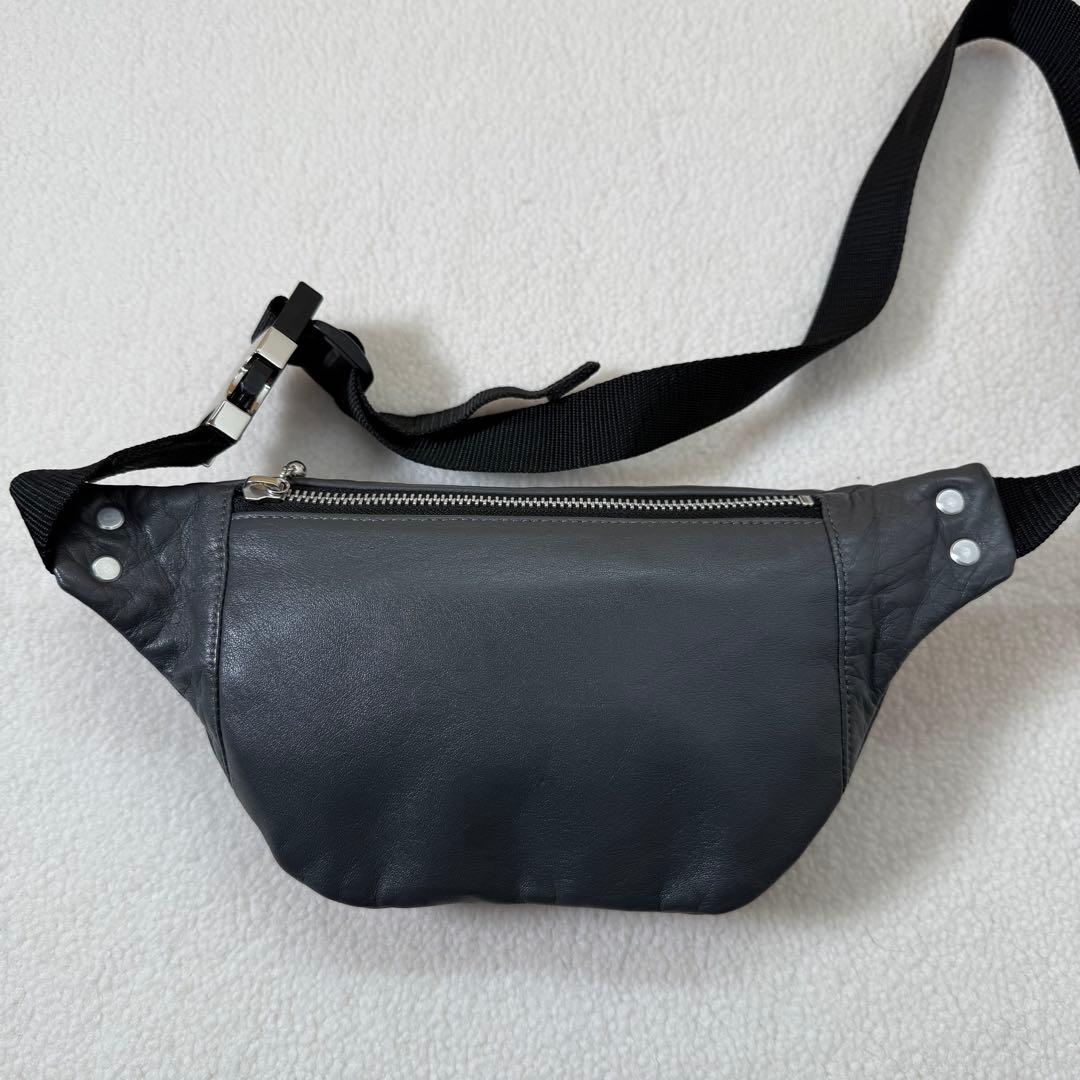 ROARS ORIGINAL グレー ボディバッグ　ほぼ未使用