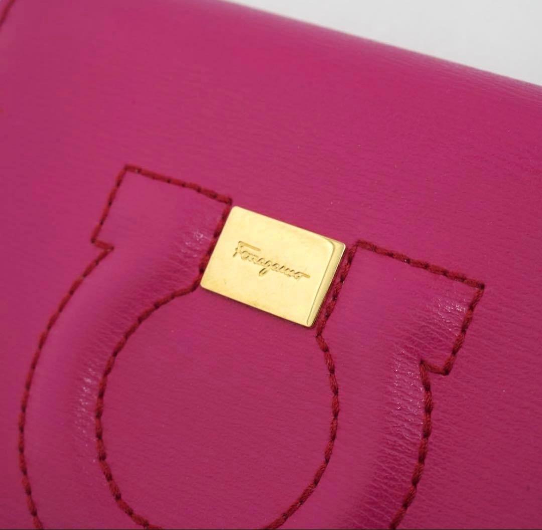 ✨未使用展示品✨　Ferragamo ミニ財布　ガンチーニ　バイカラー　二つ折り