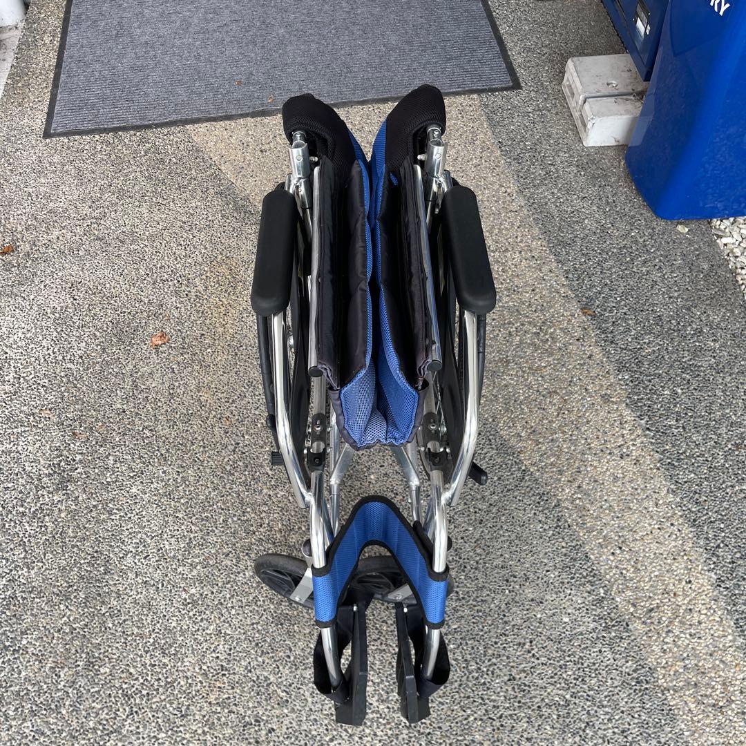 【送料込み】 カドクラ車椅子　折りたたみ式車椅子