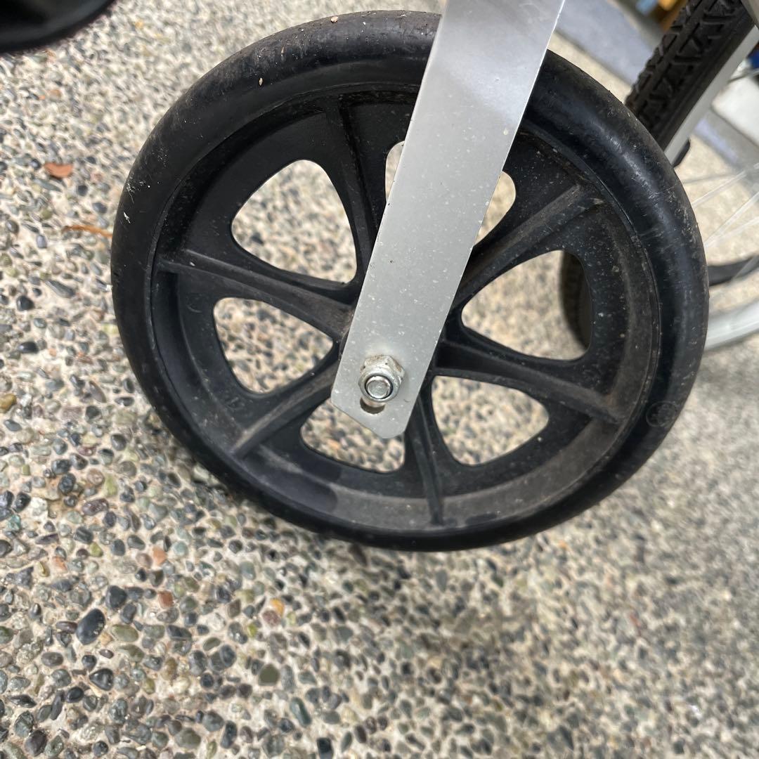 【送料込み】 カドクラ車椅子　折りたたみ式車椅子