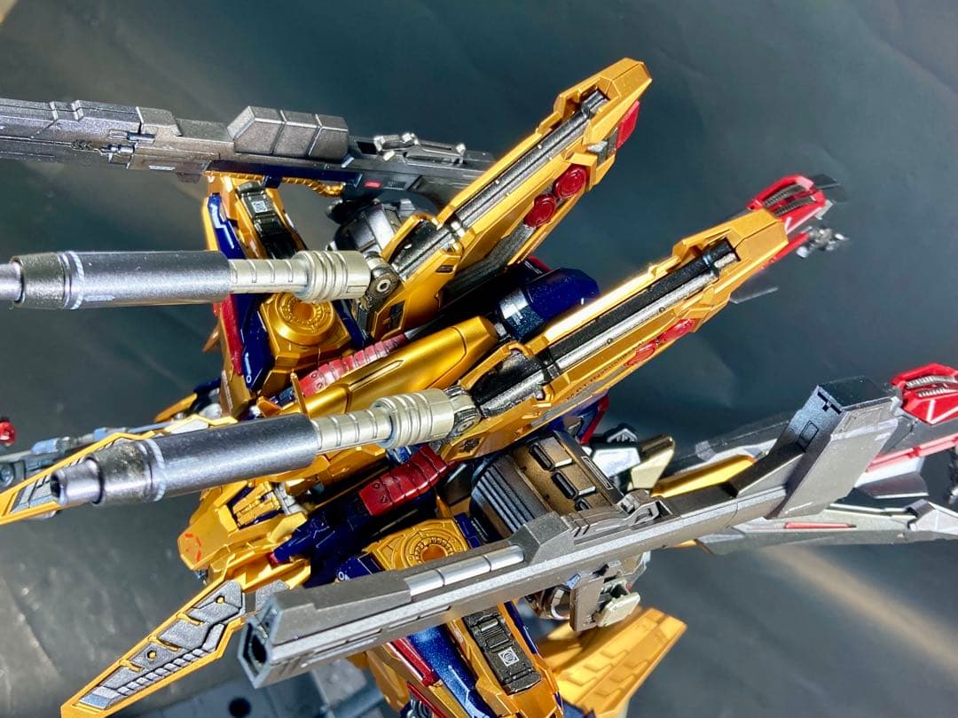 MG級 黄金武士 塗装済み完成品