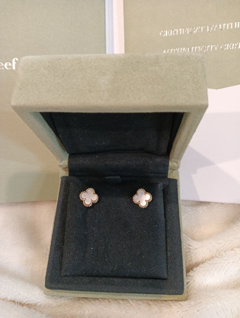 ヴァンクリーフ＆アーペルスウィート アルハンブラ マザーオブパール