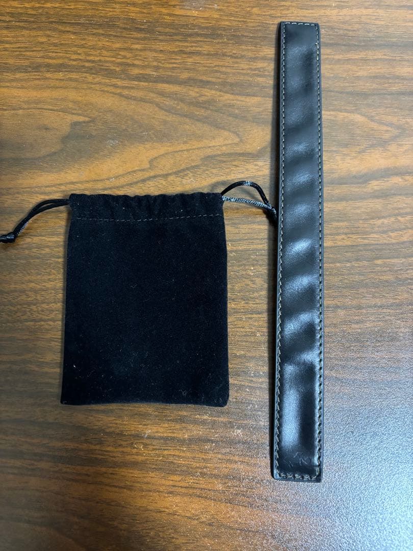 ONE TRICK PONY Slap bracelet ブラック