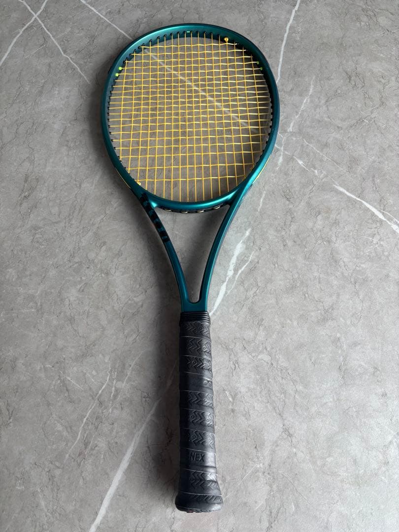 ラケット(硬式用) WILSON BLADE V9 18x20 G2