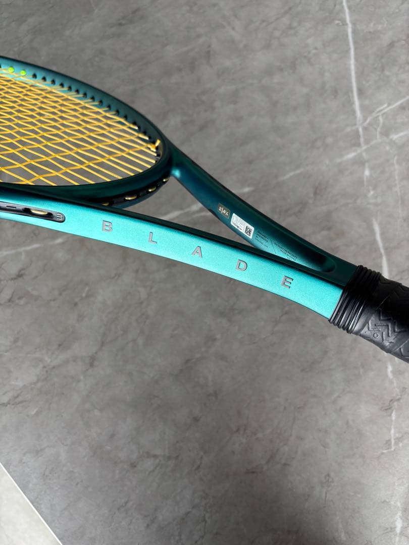 ラケット(硬式用) WILSON BLADE V9 18x20 G2