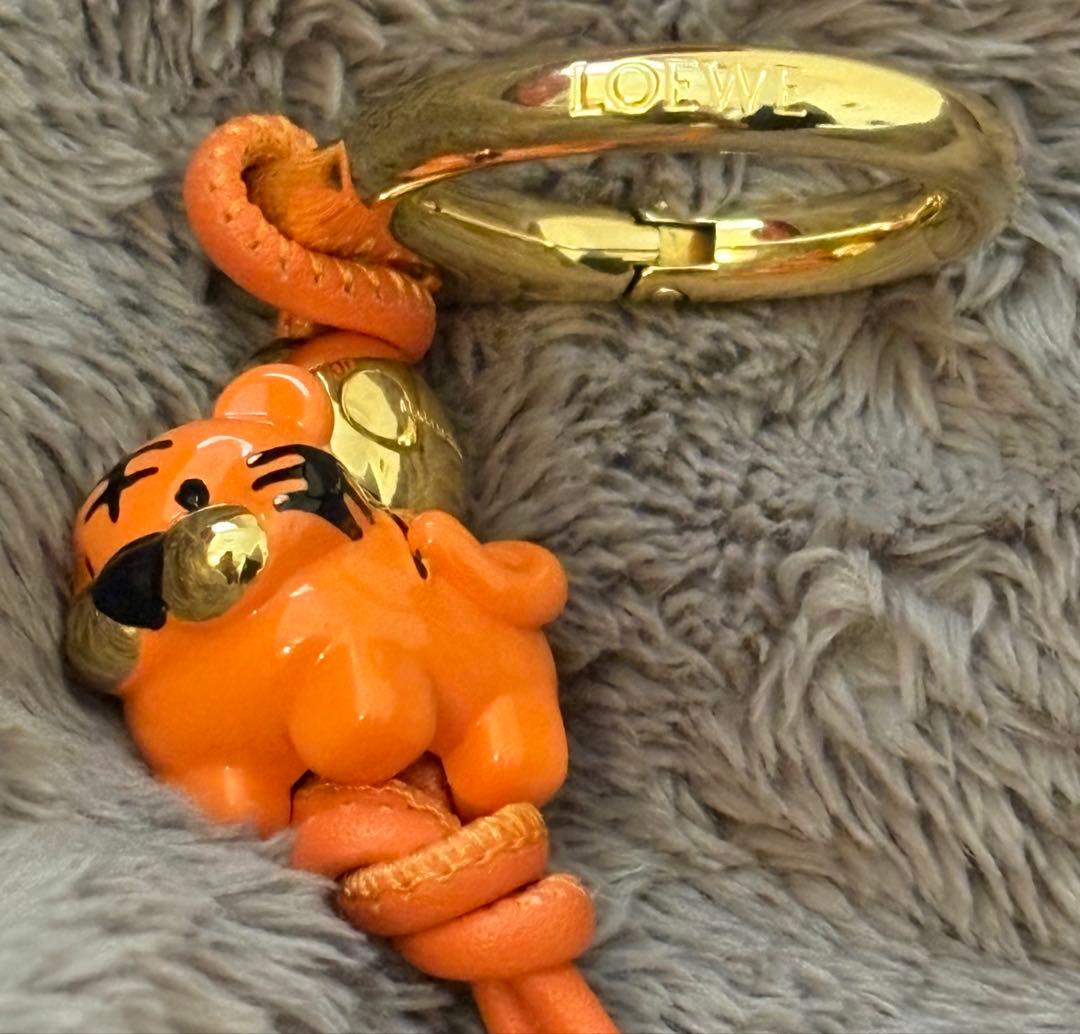 LOEWE 2025 タイガー ダイス チャーム オレンジ 限定品