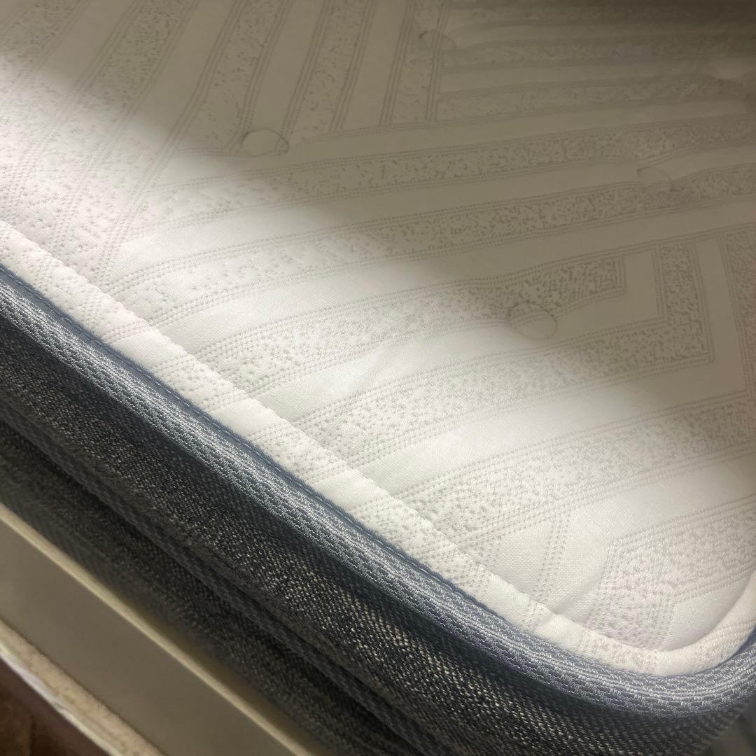 値下げ！ベージュ ダブルベッドフレーム 引き出し付き