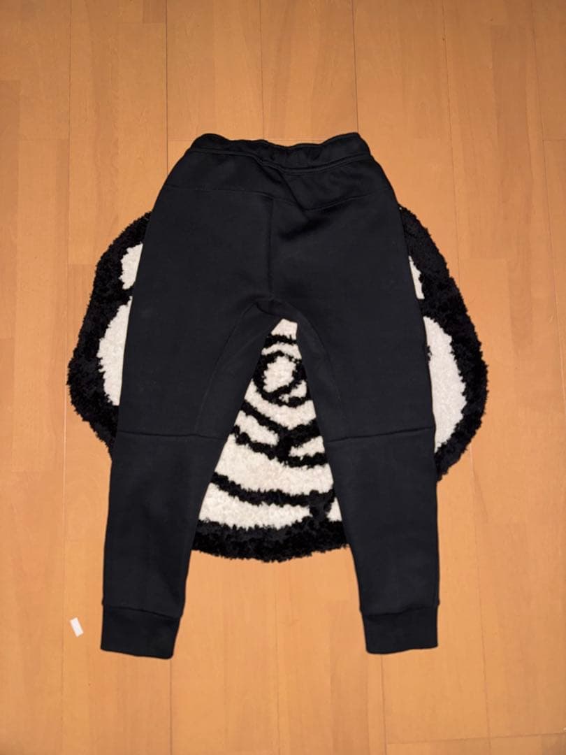 Nike 光るテックフリース　早い者勝ち‼️