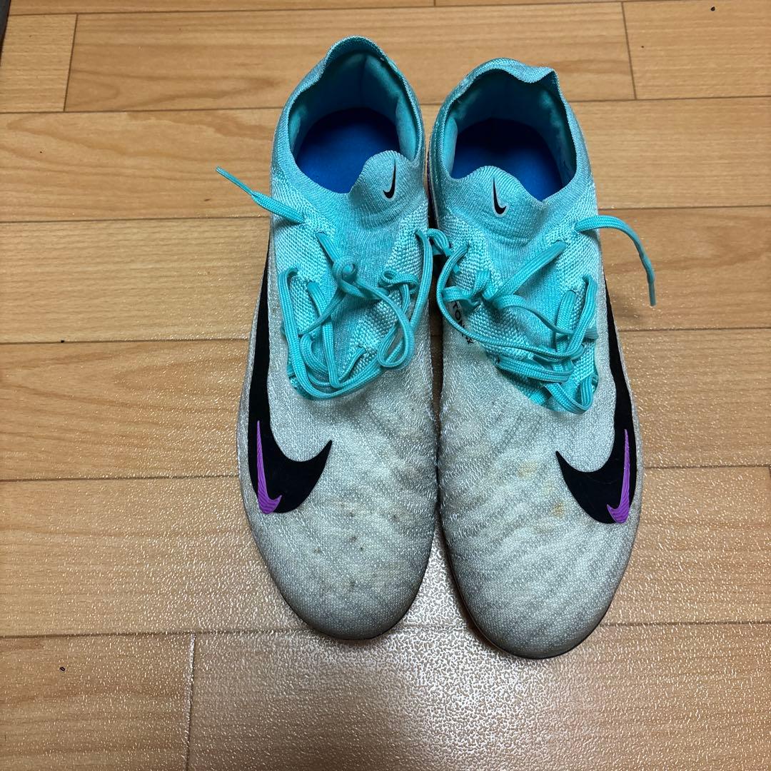サッカースパイク　NIKE ファントムGX 28cm