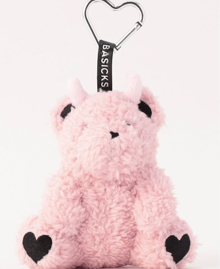 BASICKS ピンク　ベーシックス　キーホルダー