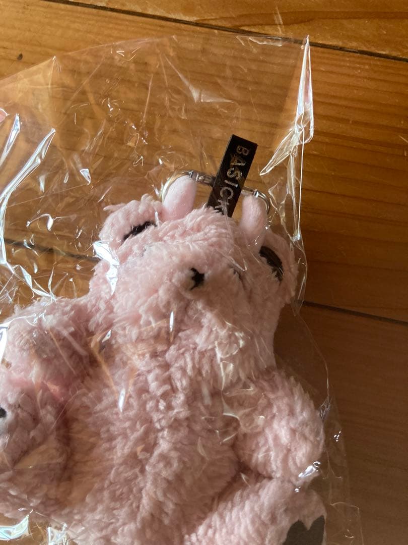 BASICKS ピンク　ベーシックス　キーホルダー