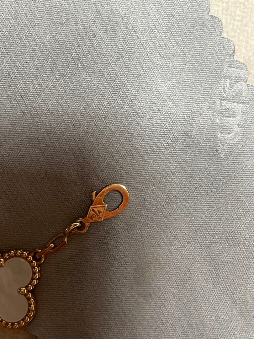 Van Cleef & Arpels クローバーブレスレット