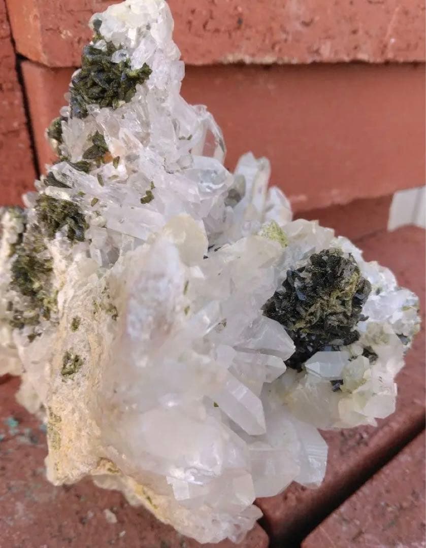 水晶 エピドート 共生クラスター900g　-mt500