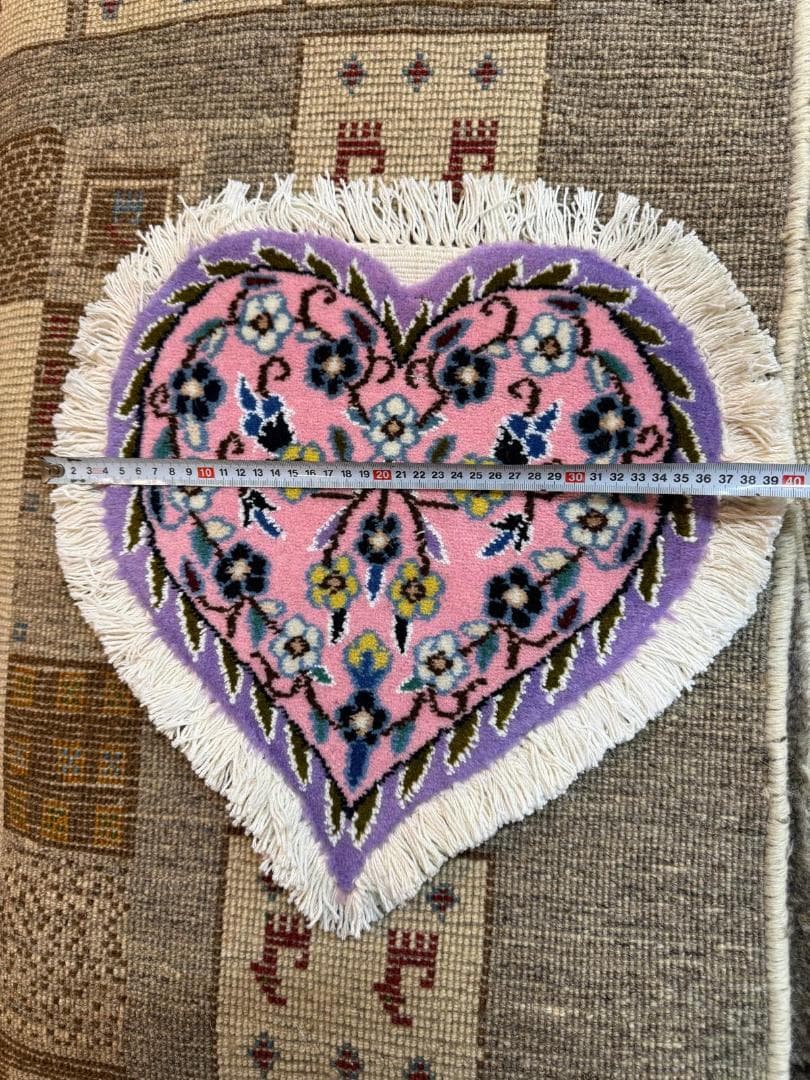 ペルシャ絨毯 ナイン産 ハート型ラグ 40cm 手織り ピンク バレンタイン