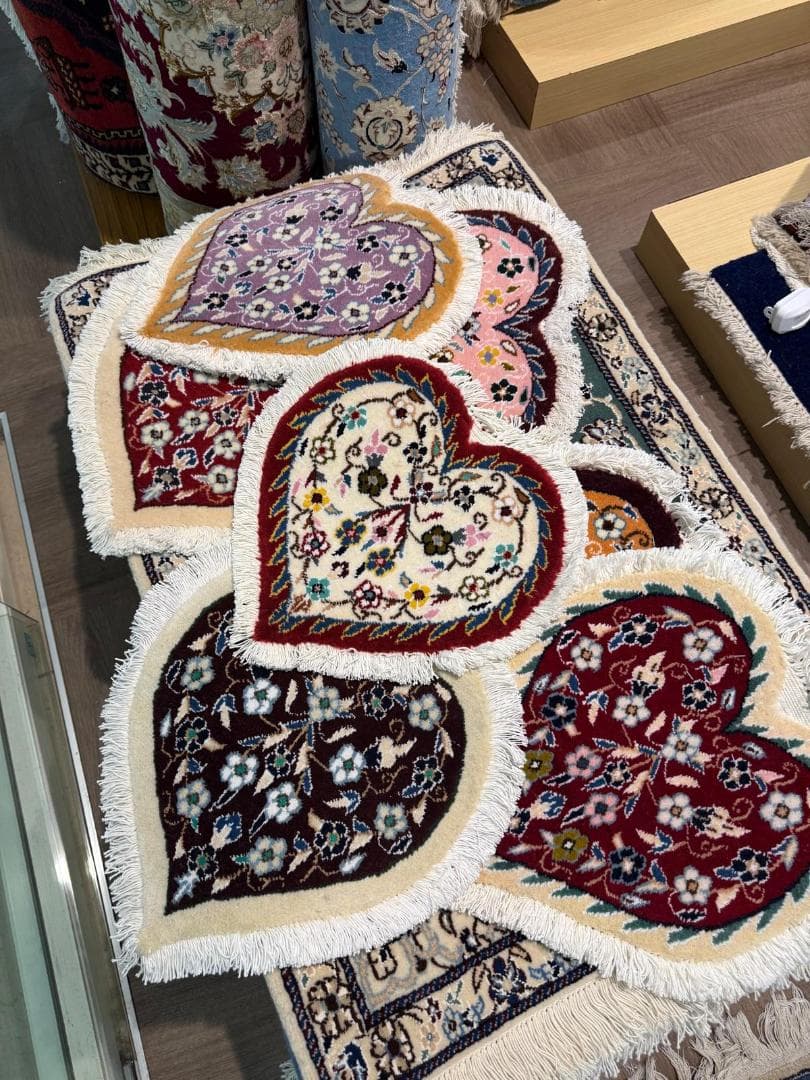 ペルシャ絨毯 ナイン産 ハート型ラグ 40cm 手織り ピンク バレンタイン