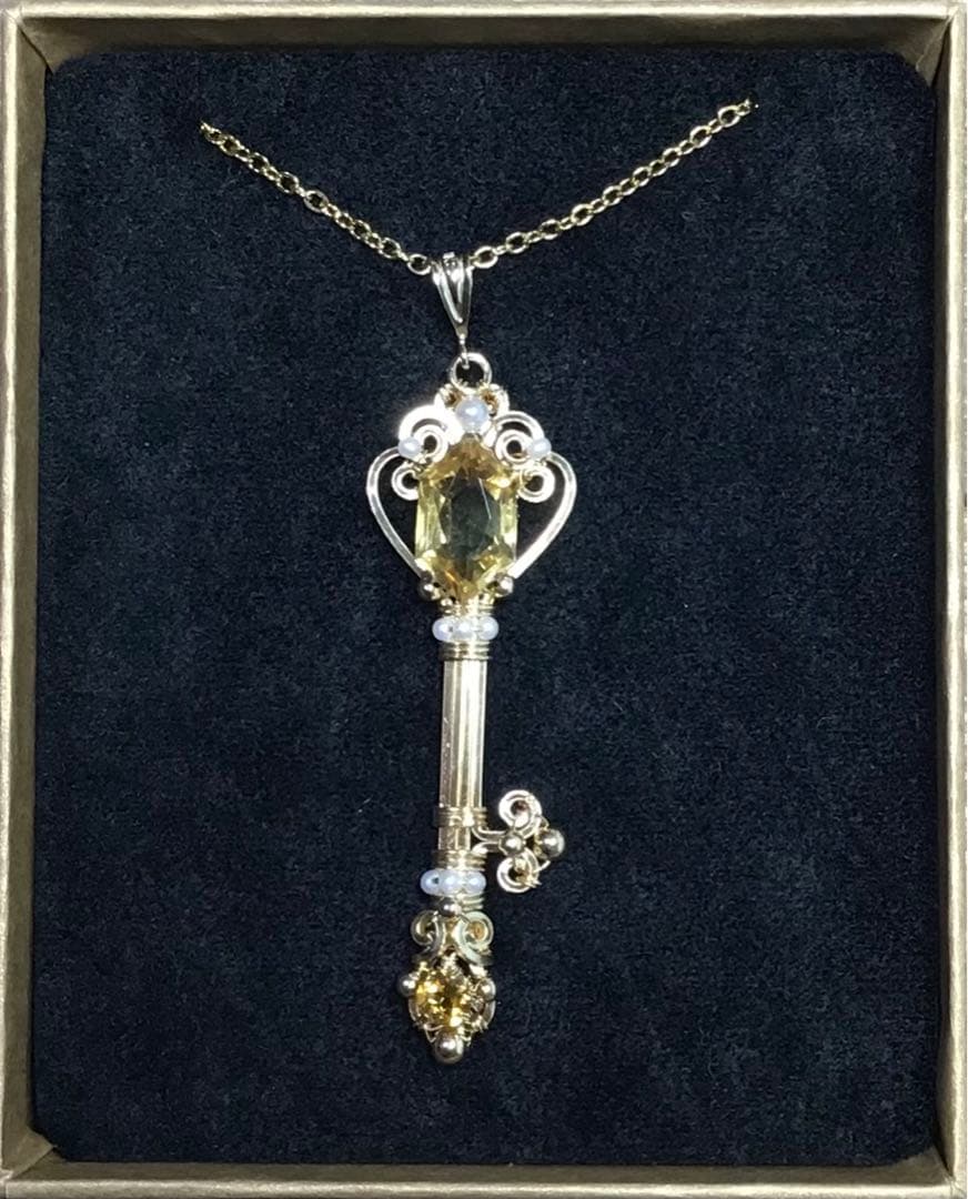 【未使用】天然石　鍵型ペンダント　シトリン　トルマリン　アコヤパール　淡水パール