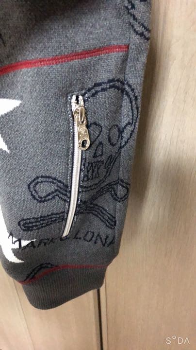 MARK＆lona ニット。送料なしでは販売しません