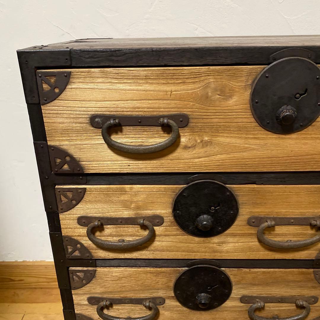 桐の箪笥　いちご