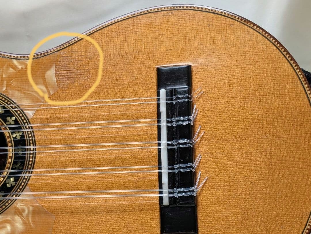 アチャ製チャランゴ