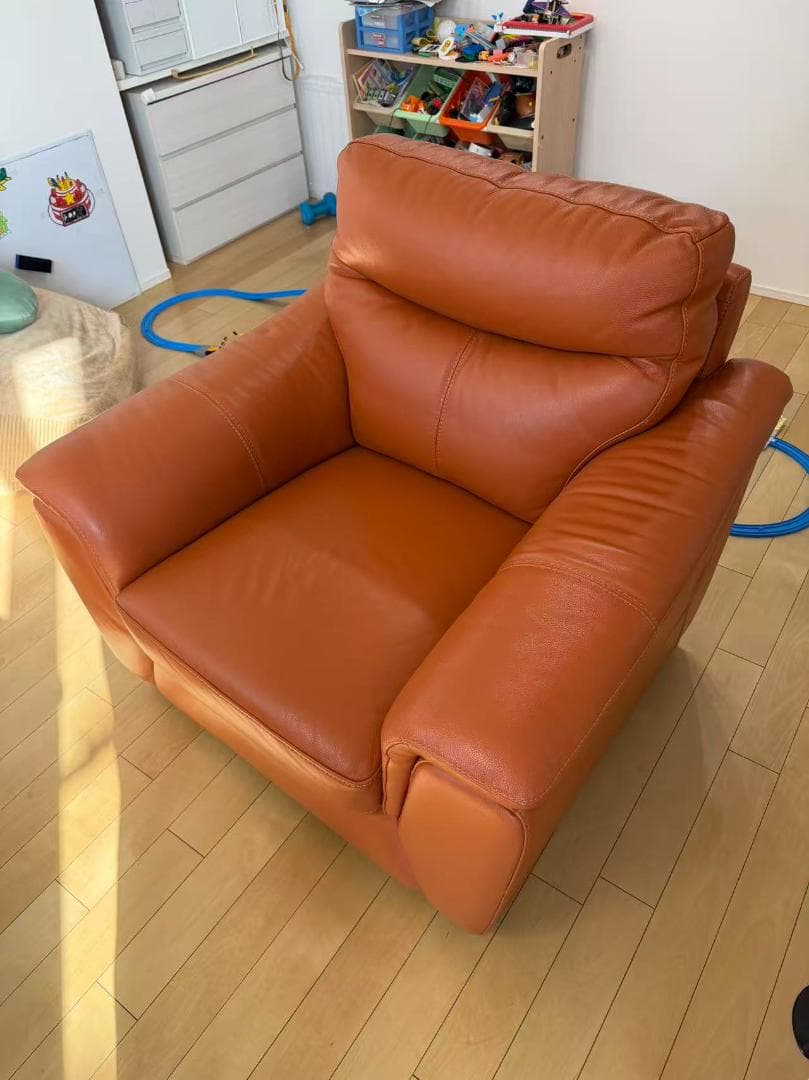 オレンジ　本革　1人掛けソファ