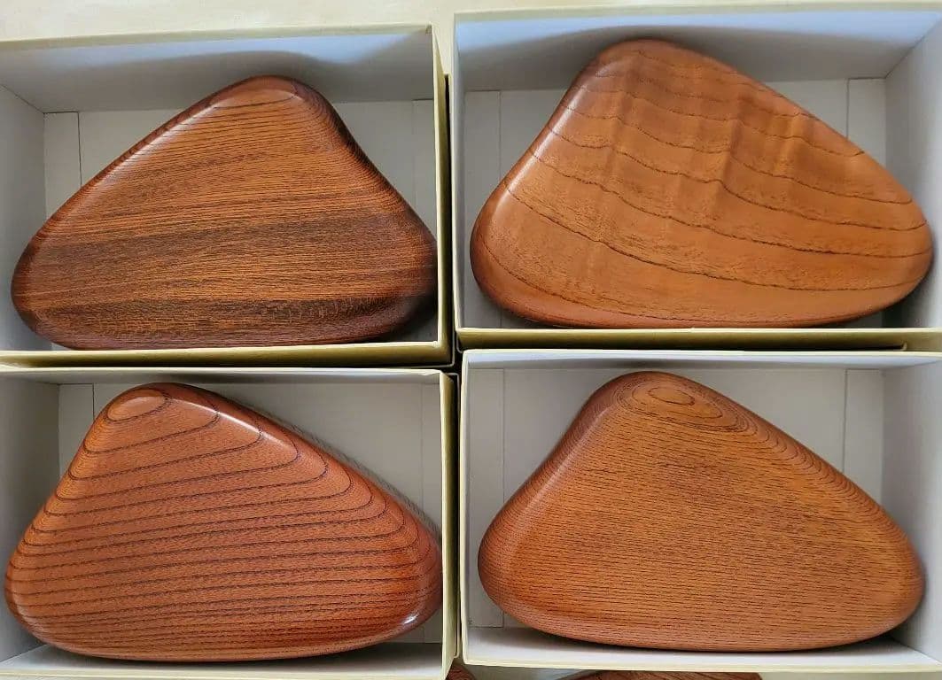 漆塗り貝型お弁当