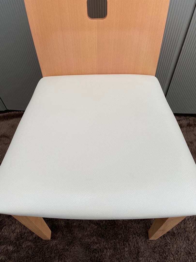 送料無料★高級シンプルダイニングチェア【ナチュラル】新品張替済！