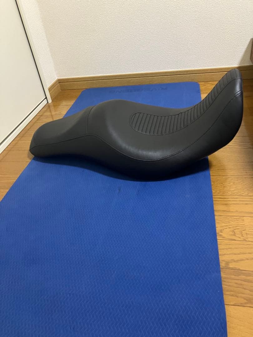 ハーレー　FXDL1580 ダイナ ローライダー 純正　シート