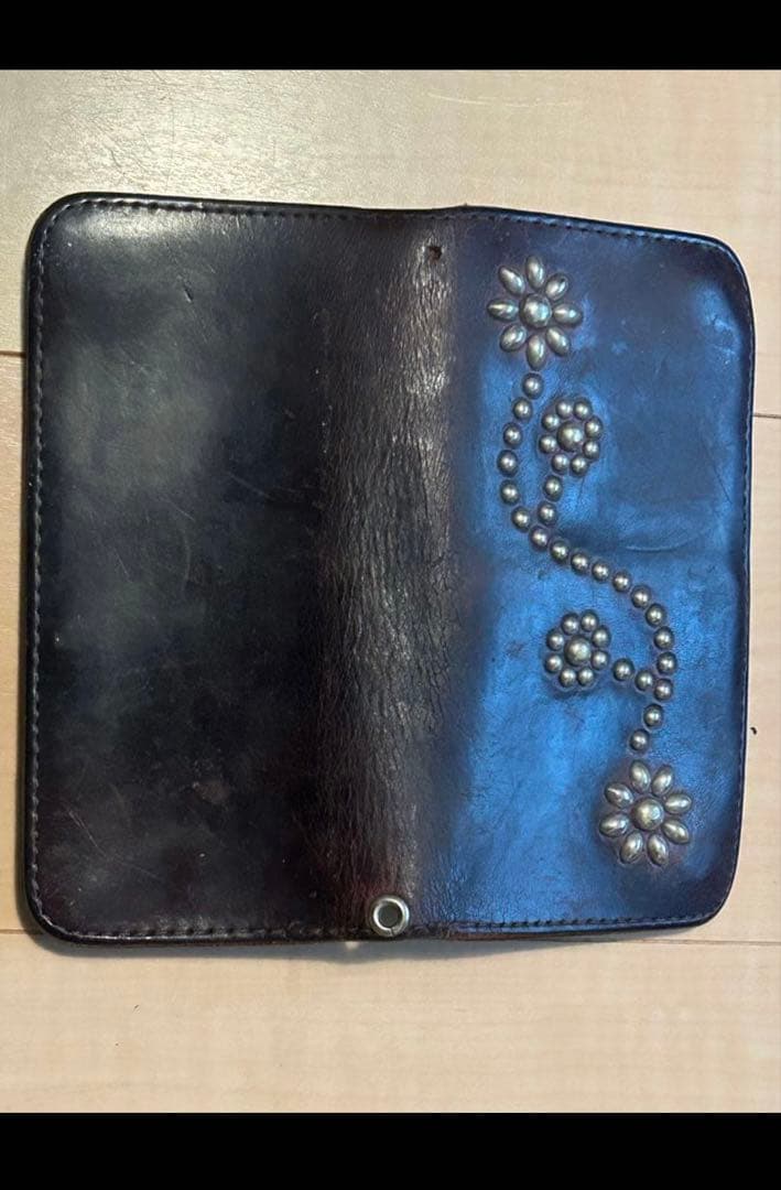 HTC スタッズウォレット　フラワースタッズ　30日まで値下げ