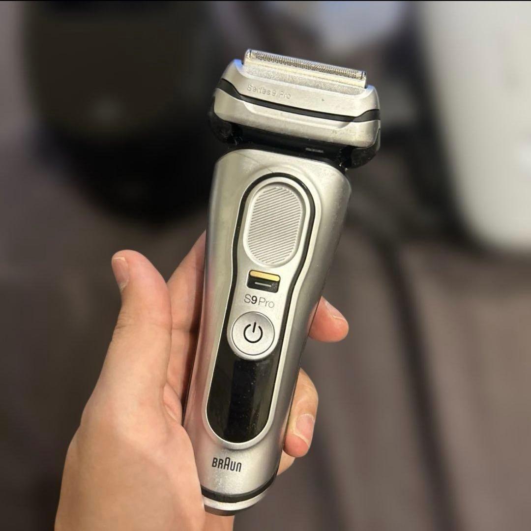 BRAUN Series9 9487CC-V 自動洗浄機・洗浄剤+充電ケース付