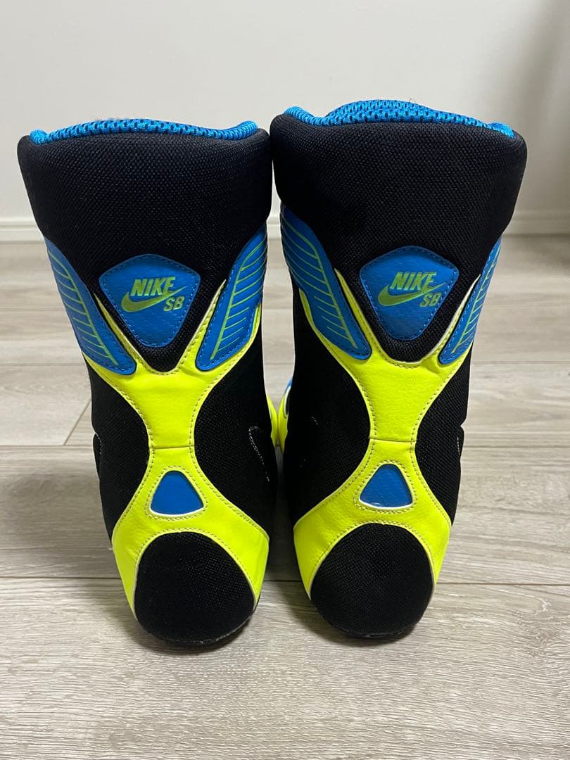 NIKE エアズーム怪獣　スノーブーツ