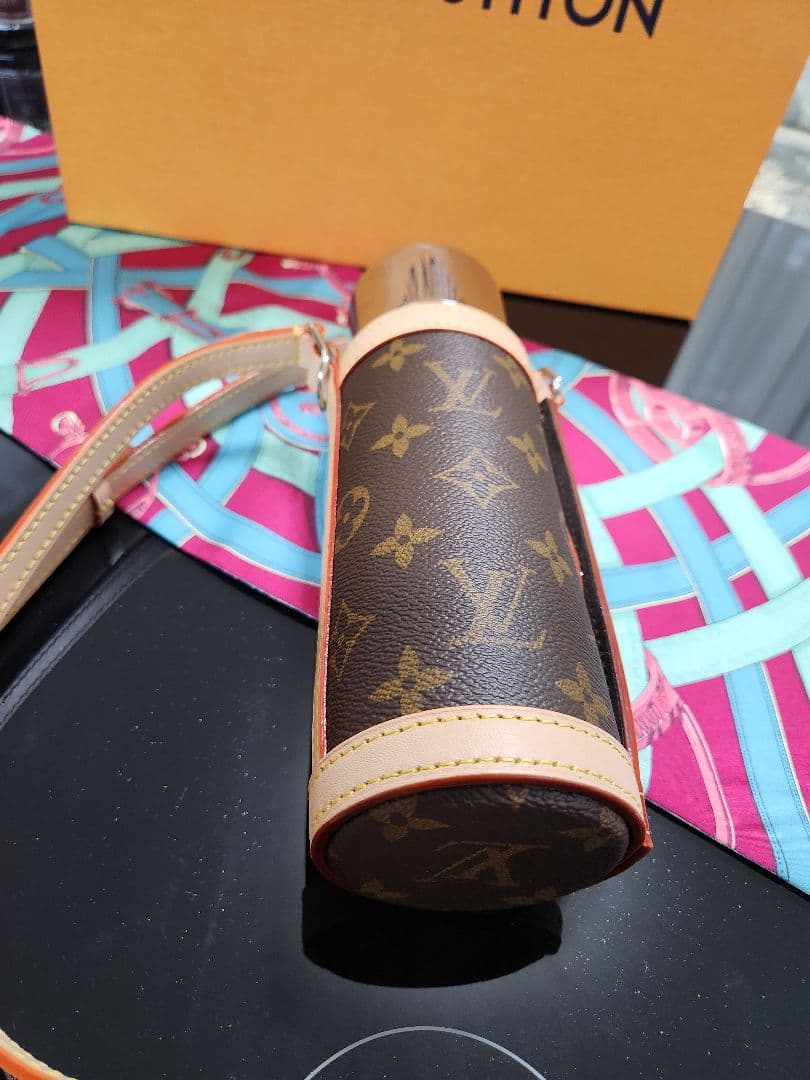 レア　ルイヴィトン　モノグラム水筒　正規品　新品未使用