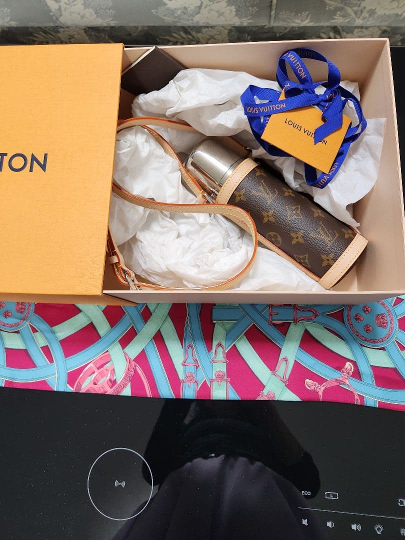 レア　ルイヴィトン　モノグラム水筒　正規品　新品未使用