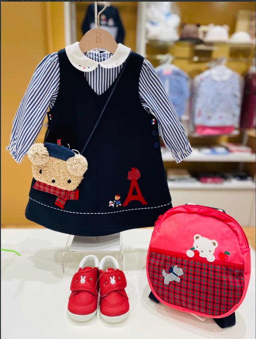 ファミリア　美品　パリ　エッフェル塔　完売　ジャンパースカート　リボン