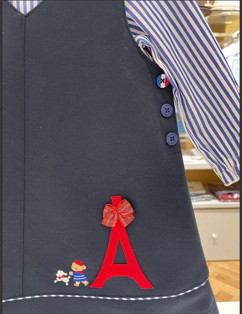 ファミリア　美品　パリ　エッフェル塔　完売　ジャンパースカート　リボン