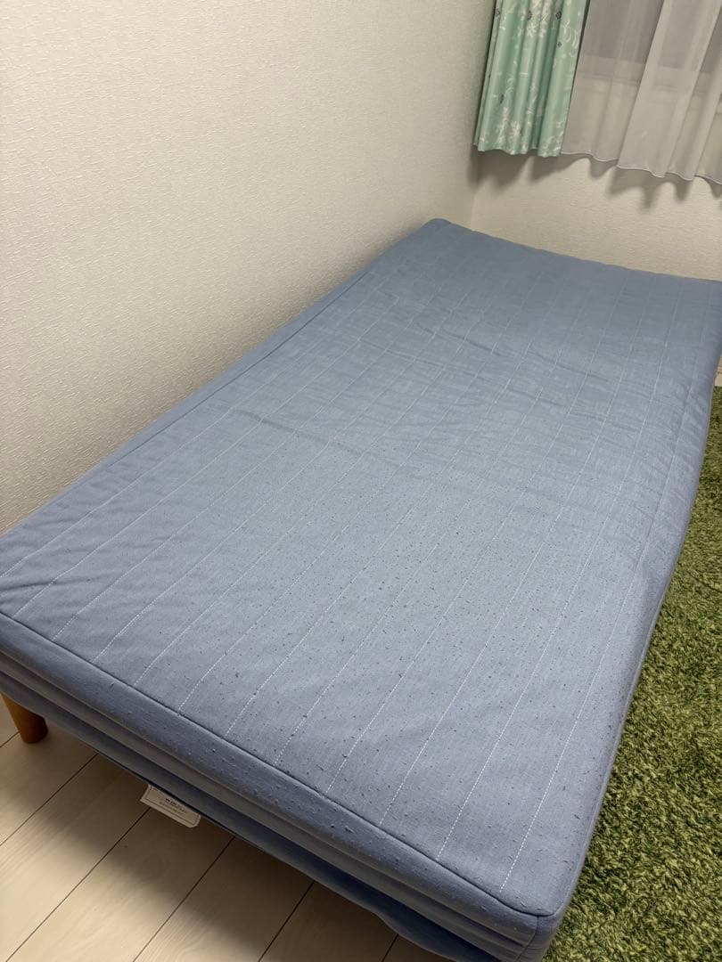 脚付きマットレスシングルベッド