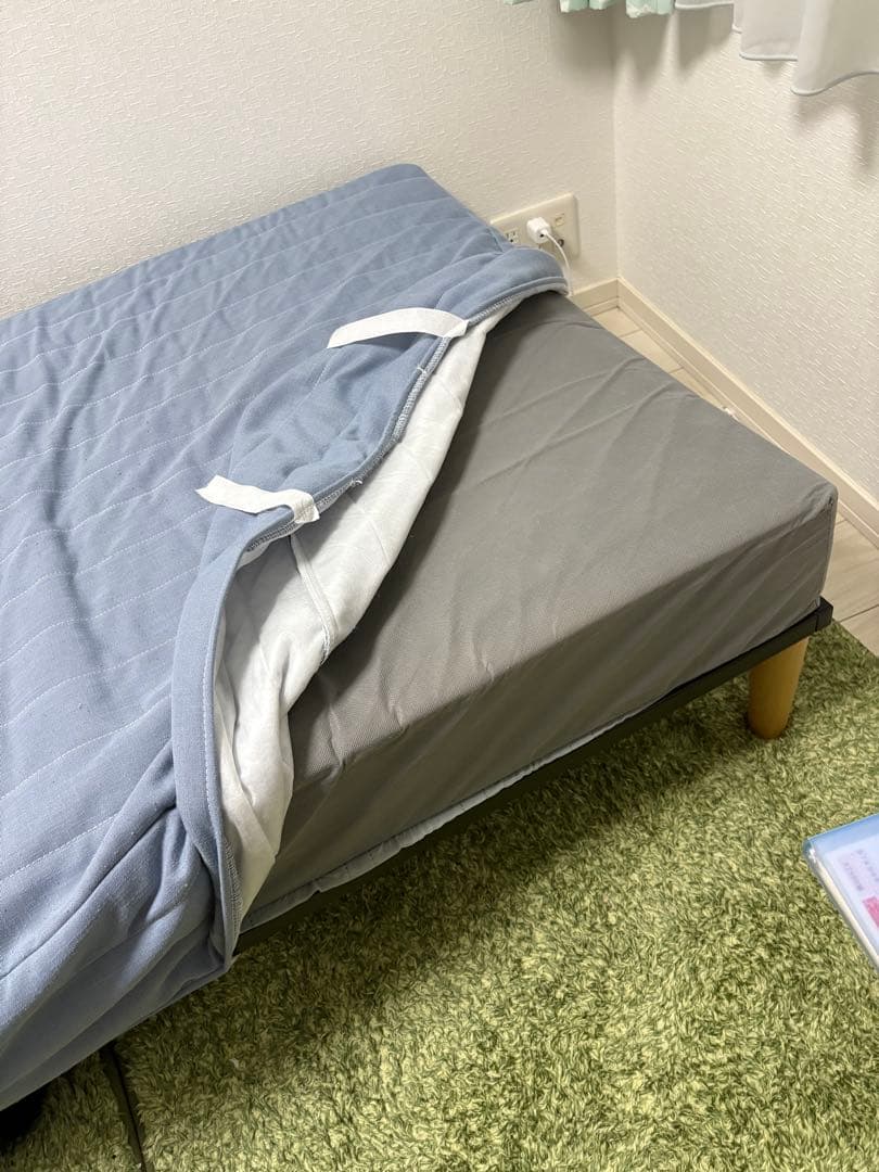 脚付きマットレスシングルベッド
