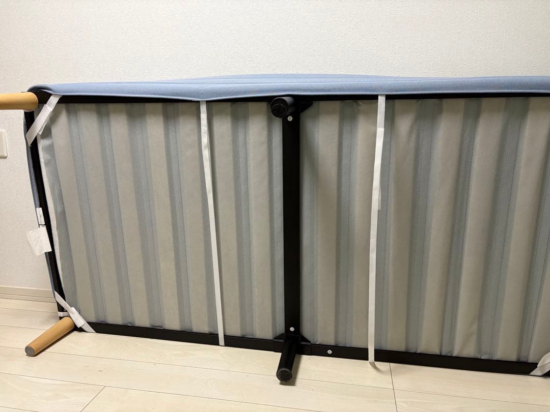 脚付きマットレスシングルベッド