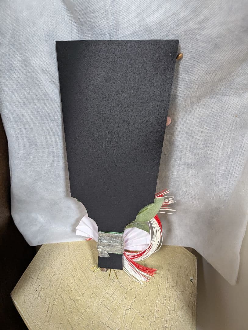 華やかな花飾り漆塗り の羽子板