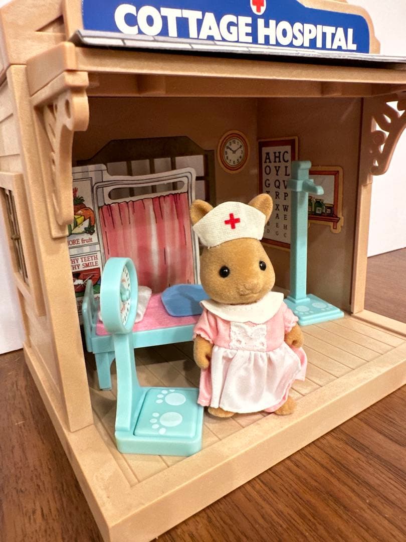 シルバニアファミリー　海外版　コテージホスピタル