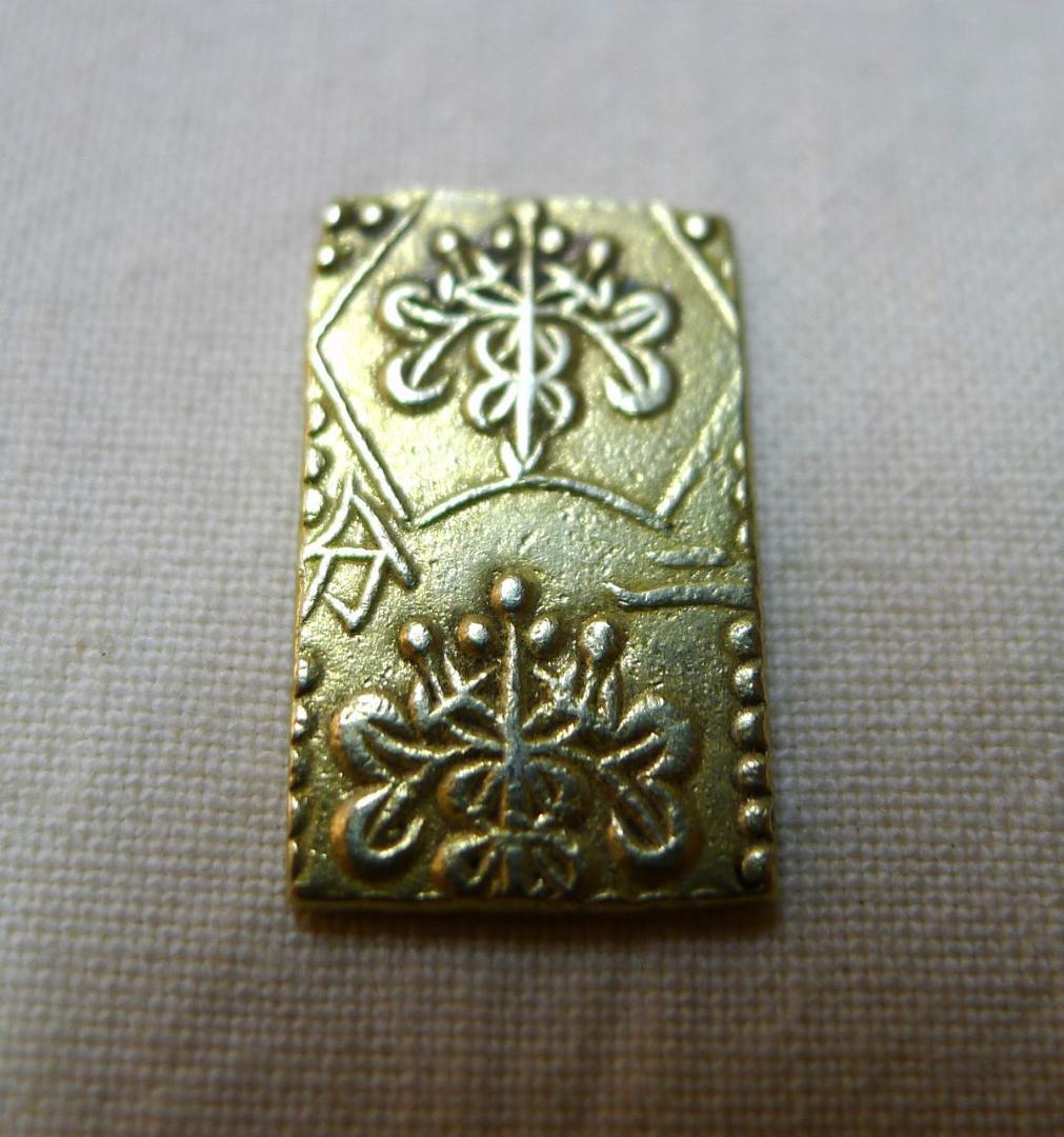 ぬ*こ様 明治時代の二部金板です。