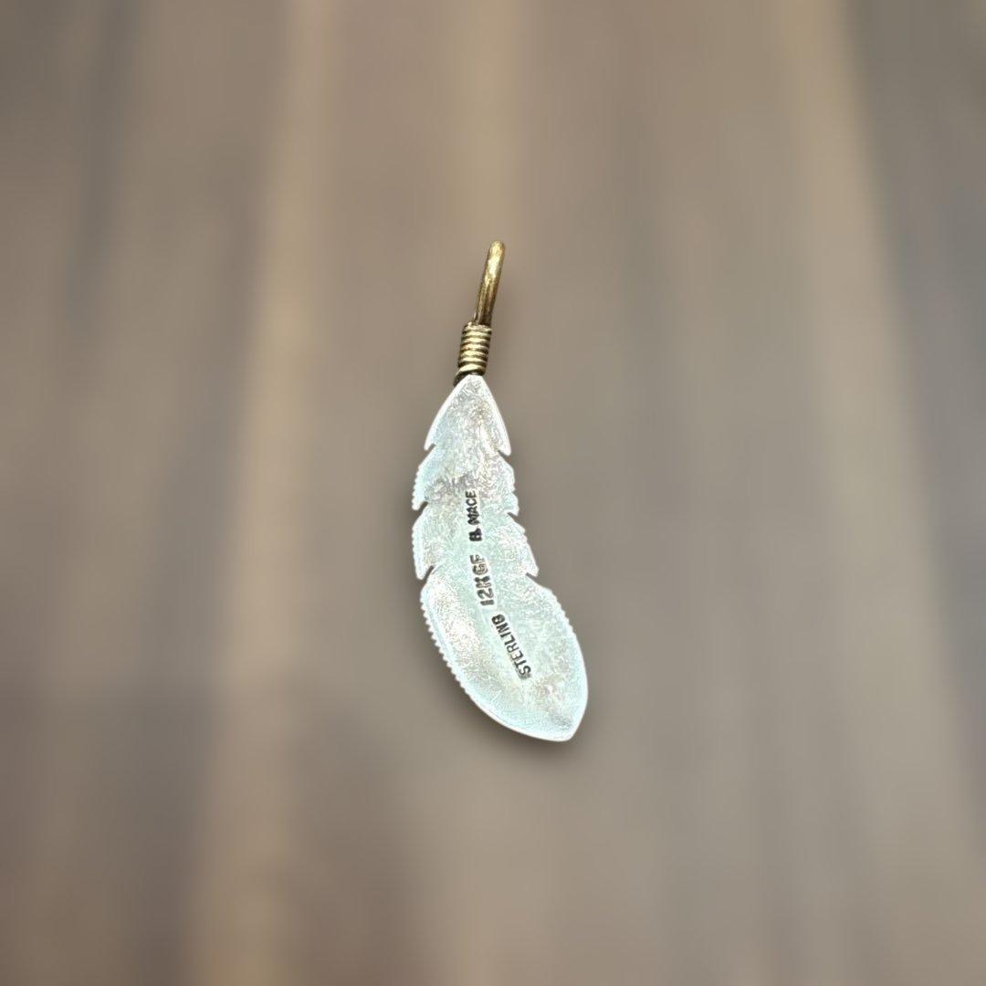 ゆ。　ハーヴィーメイス　フェザーペンダントトップ